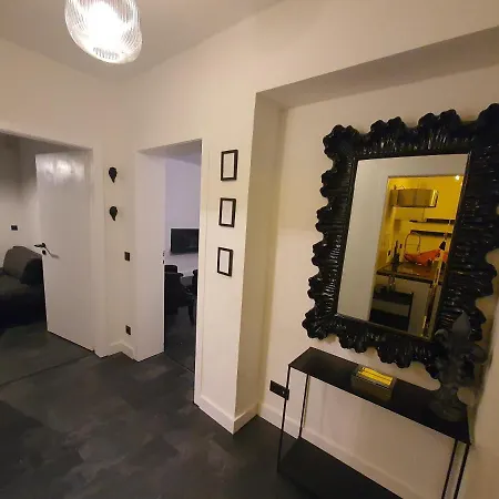Luxurioes Eingerichtetes Apartment Naehe Duesseldorf Flughafen / Messe Apartamento