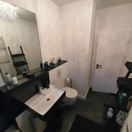 Apartamento Luxurioes Eingerichtetes Apartment Naehe Duesseldorf Flughafen / Messe *