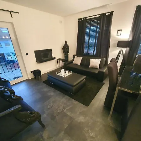 Luxurioes Eingerichtetes Apartment Naehe Duesseldorf Flughafen / Messe