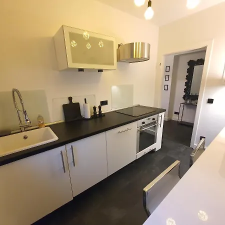 Luxurioes Eingerichtetes Apartment Naehe Duesseldorf Flughafen / Messe